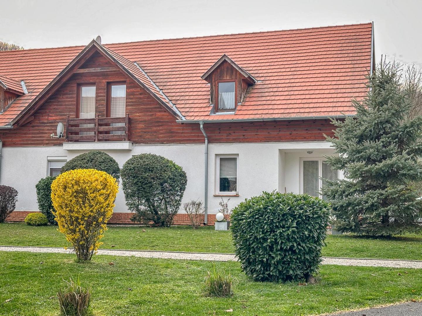 Birdie Apartman Zalacsány Екстериор снимка