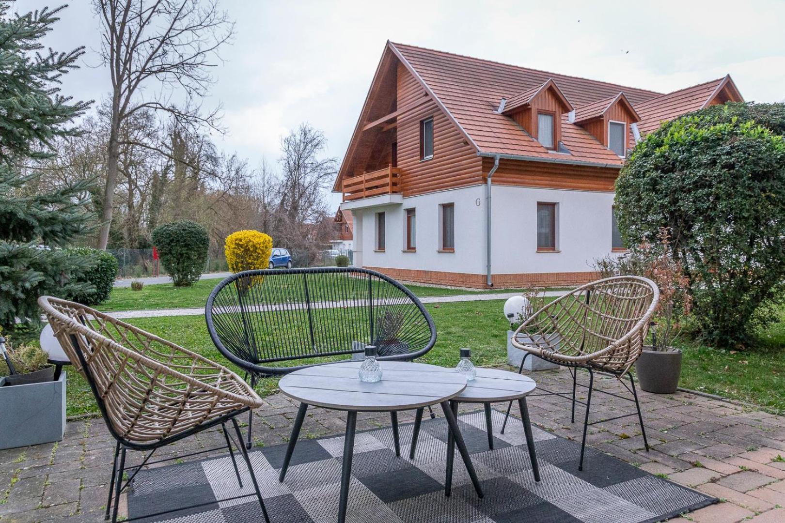 Birdie Apartman Zalacsány Екстериор снимка
